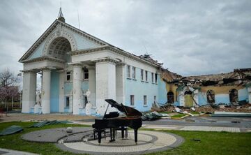Зруйнований будинок культури в Ірпіні