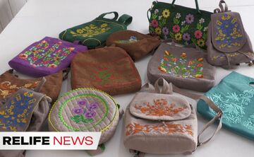 Решетилівський художній ліцей презентував весняну колекцію вишитих сумок