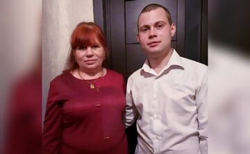 На світлині Галина Гасенко разом із сином Олегом