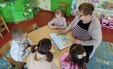 Для колотіївських дітлахів організували гру-подорож у світ казок