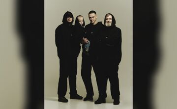 RIOTDIVISION у колаборації створили колекцію одягу на підтримку захисників