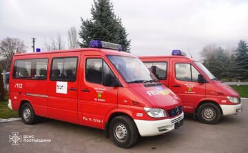 Полтавські рятувальники отримали два пожежні автомобілі