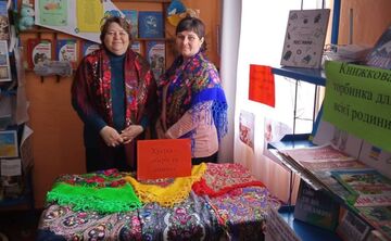 У Першолиманському книгозбірні діє виставка українських хусток