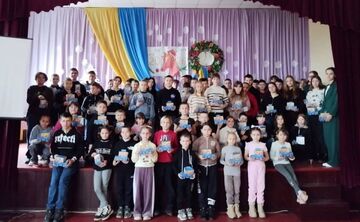 Олександр Біленькй та Оксана Дядюнова підготували подарунки дітям захисників