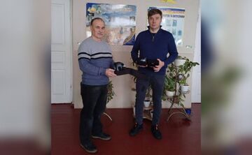 Олександр Біленький передав сучасне обладнання школі у Демидівці