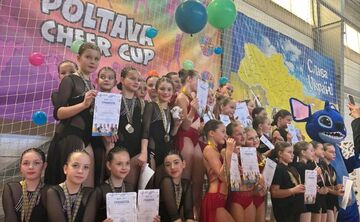 Черлідерки із «Мрії» привезли з Полтави 11 нагород