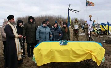 У громаді провели в останню путь Захисника України — Сергія Рахмангулова