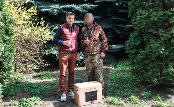 Олександр Біленький передав зарядну станцію земляку