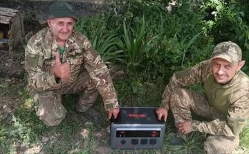 Віктор Сторожук — із зарядною станцією