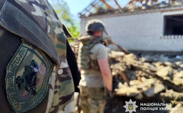 Наслідки нічної атаки на Полтавщину: пошкоджені будинки, підприємство та авто