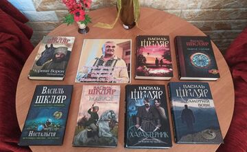З нагоди Дня народження Василя Шкляра у бібліотеках презентували книжкові виставки