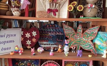 У Калениківській СБФ діє виставка handmade-робіт
