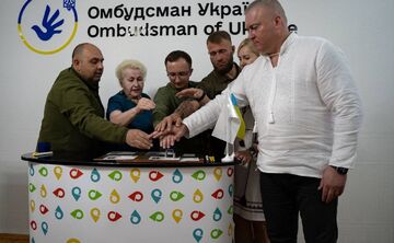 На Полтавщині погасили поштову марку «Ми чекаємо!»