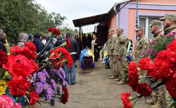 Решетилівська громада попрощалася із захисником Михайлом Курильчуком