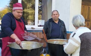 Ювілейний 10-ий сезон страв на вогні у Пасічниках закриють пловом і бограчем