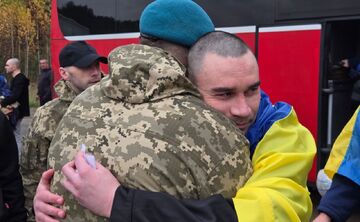 Наші вдома! З російського полону звільнили ще 270 українських захисників
