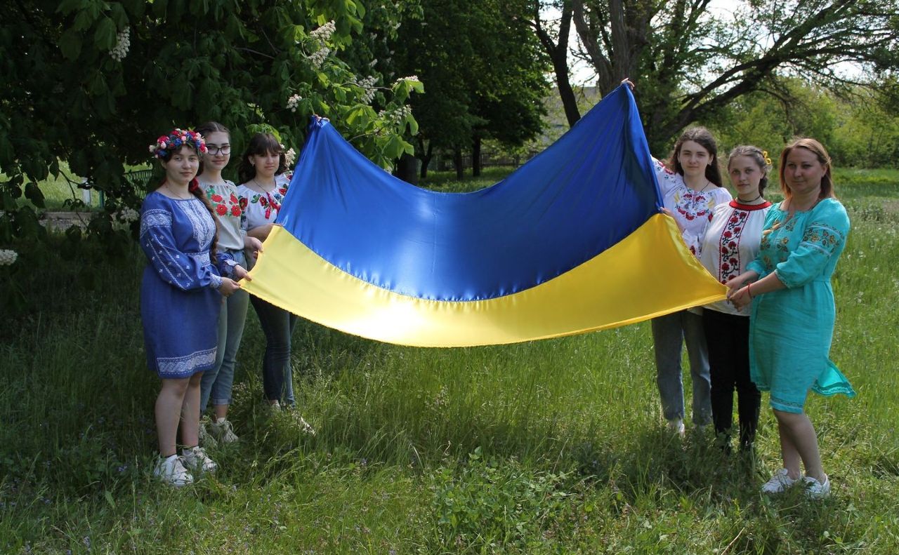 «Україна — це ми!»: 10 учнівських фоторобіт представлять громаду на Всеукраїнській виставці