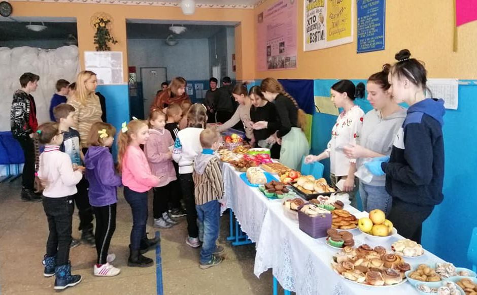 Остап’євські школярі «наторгували» майже 5 тисяч гривень на підтримку ЗСУ