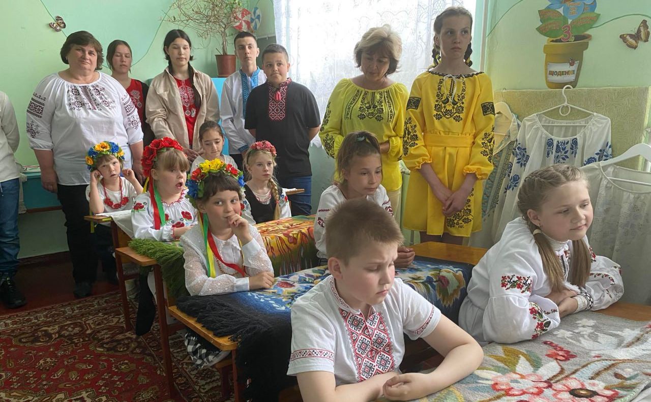 Свято до Дня вишиванки у Кукобівській школі провели за участю працівників Всеукраїнського центру вишивки і килимарства