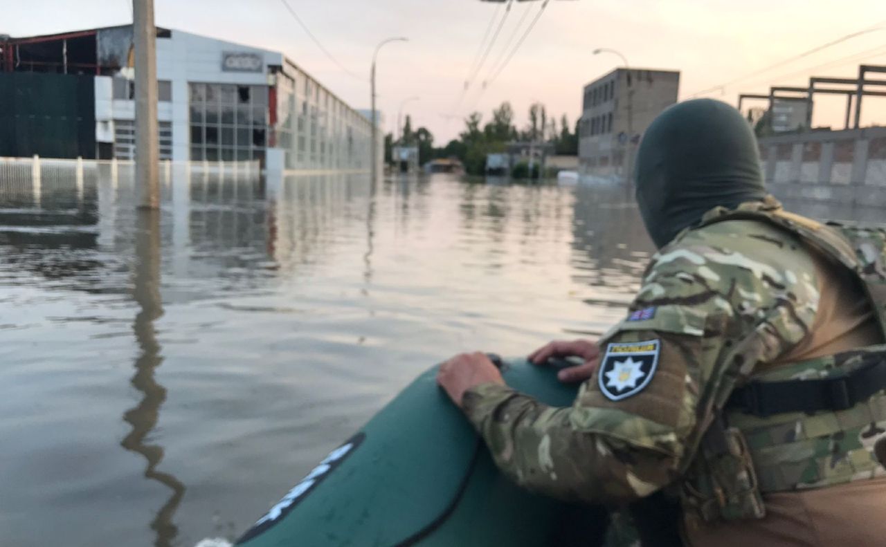 Понад сотня поліцейських Полтавщини допомагають постраждалим на Херсонщині