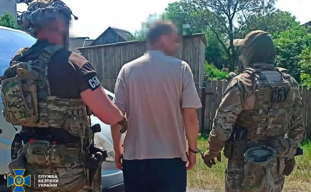 З фальшивими меддовідками, документами «волонтерів» та водіїв міжнародних рейсів: як ухилянти втікають за кордон