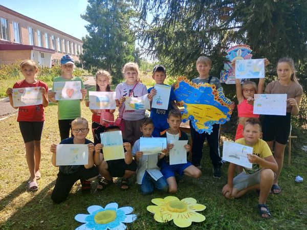 У Шевченківському навчальному закладі працює літній клуб для дітей ...