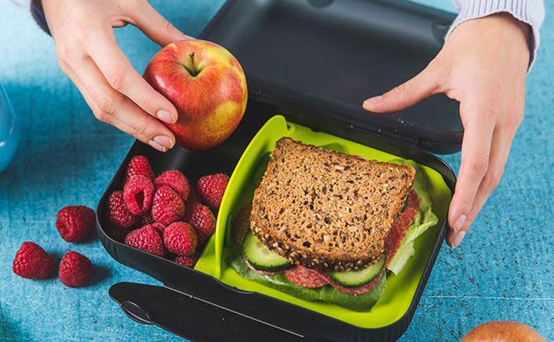 Як скласти корисний ланч-бокс для школяра: поради від МОЗ