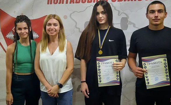 Софія Кребсс завоювала «золото» на обласному турнірі з класичного жиму лежачи