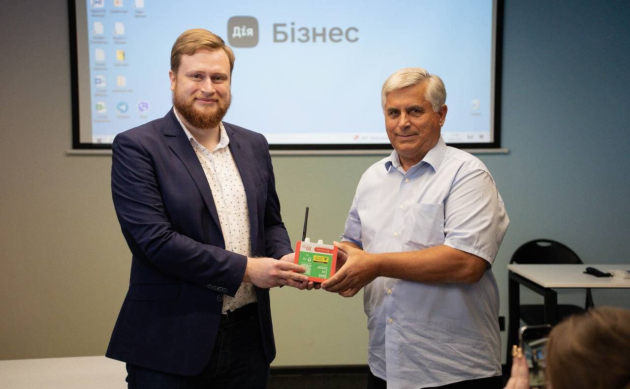 Чотири громади отримали прилади моніторингу якості атмосферного повітря