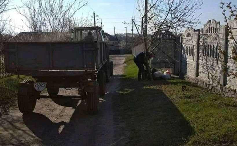 Цього тижня у сільських громадах комунальники вивезли сміття