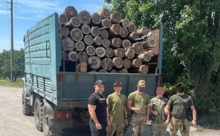 Слобожанський лісовий офіс забезпечує військо деревиною