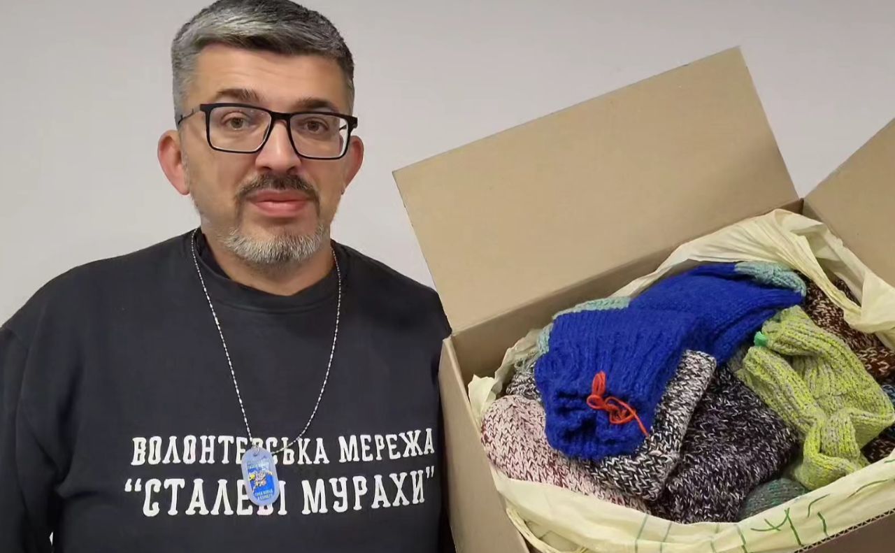 «Сталеві Мурахи» отримали партію шкарпеток від Решетилівських благодійників