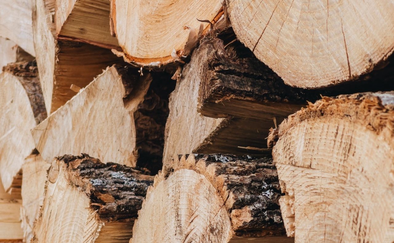Жителі Полтавщини придбали понад 130 тисяч куб.м дров для опалення будинків