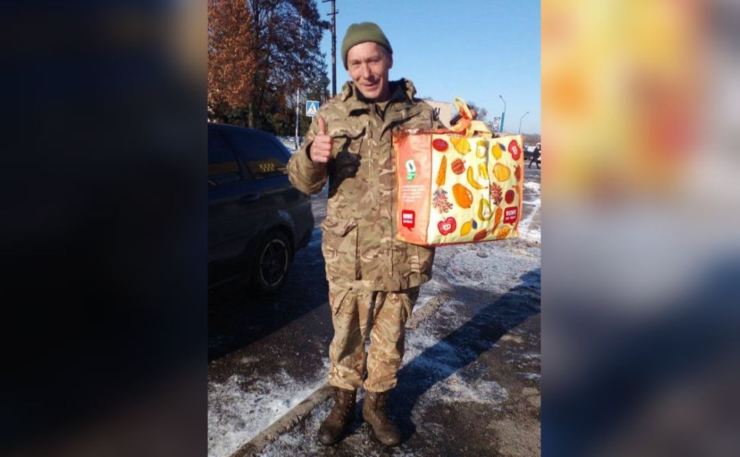 Решетилівські благодійники передають речі військовим для утеплення бліндажів