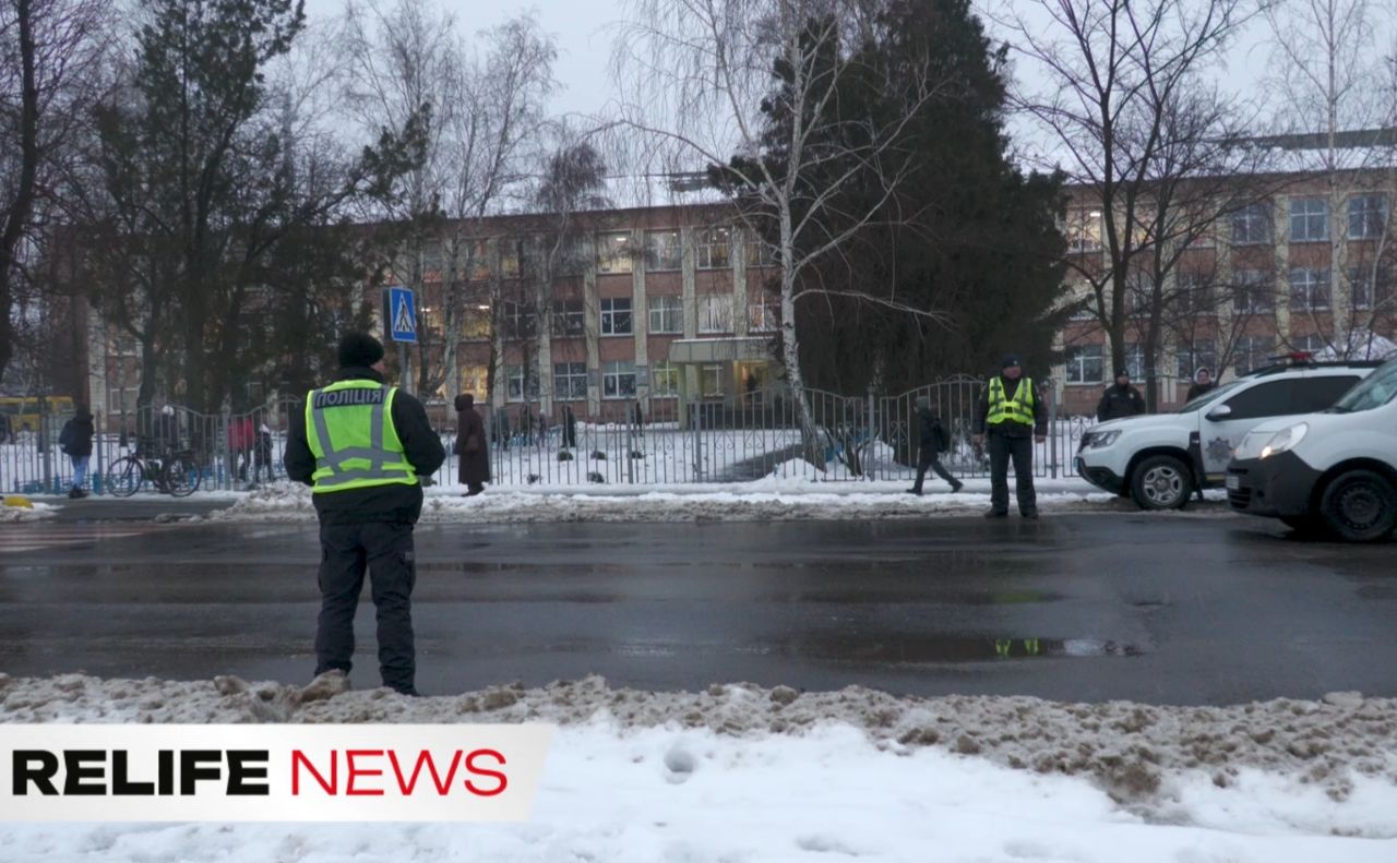 Біля Решетилівського опорного ліцею щодня патрулюють поліцейські