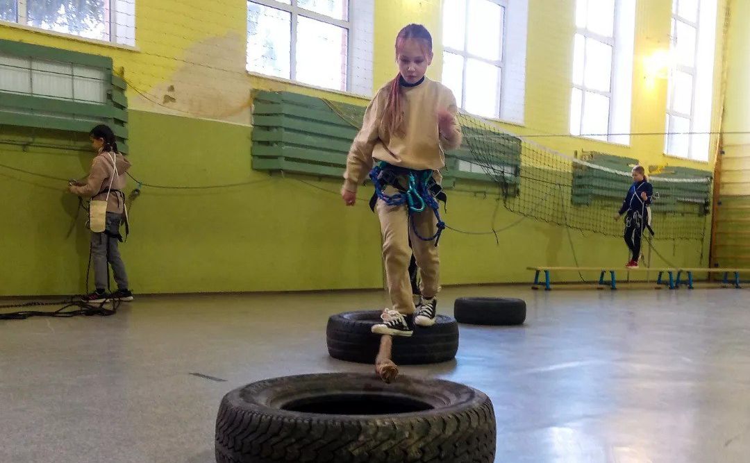 На базі Покровського навчального закладу учнівська молодь опановувала техніки пішохідного туризму