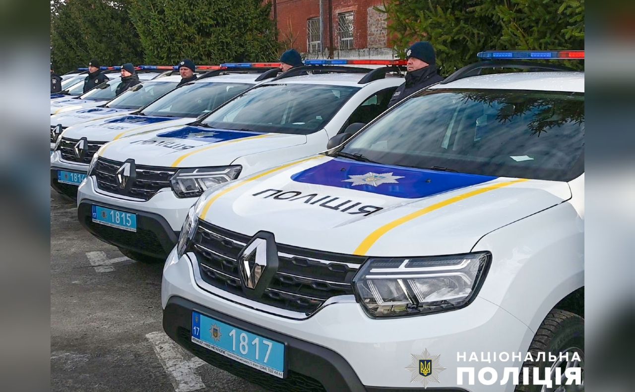 Поліцейським Полтавщини передали службові автівки