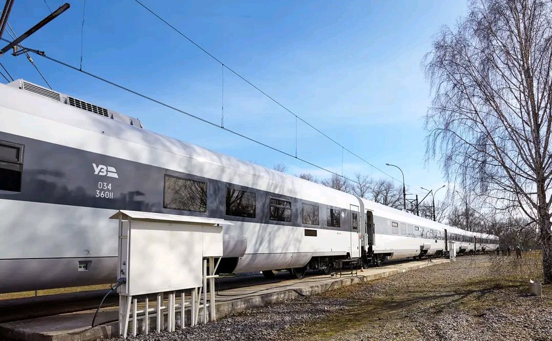 Крюківський завод відремонтував поїзд Укрзалізниці