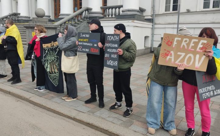 У Полтаві та Кременчуці містяни вийшли на акцію «Не мовчи! Полон вбиває!»