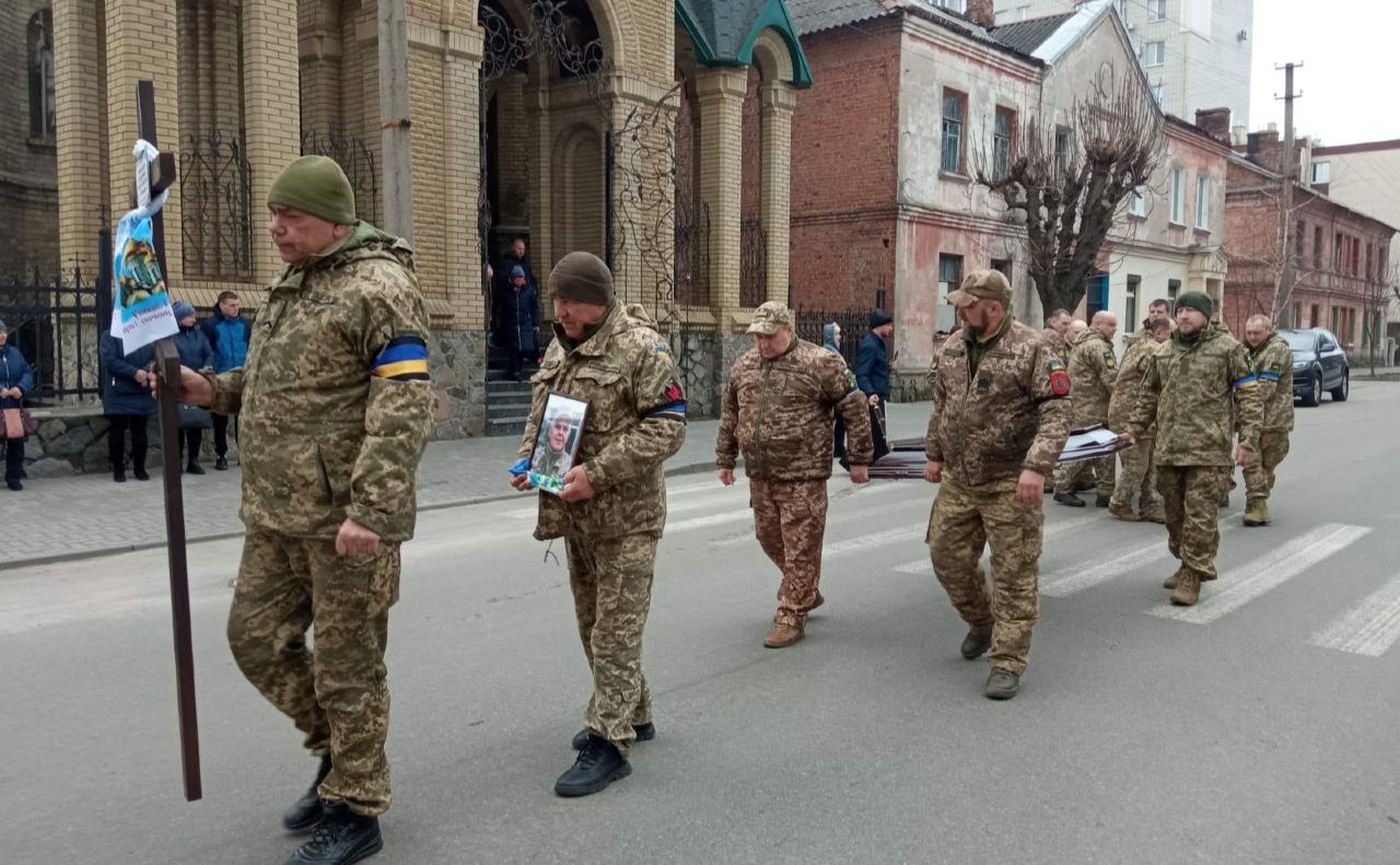 Учора у Кременчуці провали в останню путь земляка-захисника Володимира Самолюкова