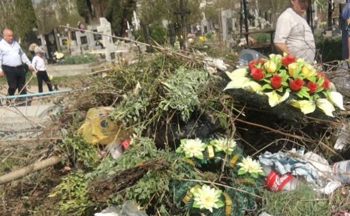 У селі Глибока Балка ініціюють прибирання кладовища