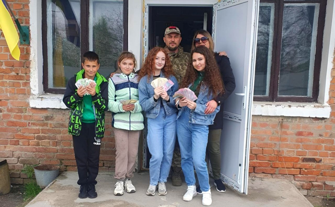 Юні донатори із Шевченкового допомогли закрити збір на екофлоу для Олександра Симоненка