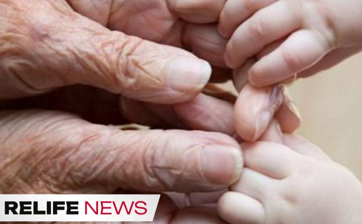 В Україні смертність утричі перевищує народжуваність