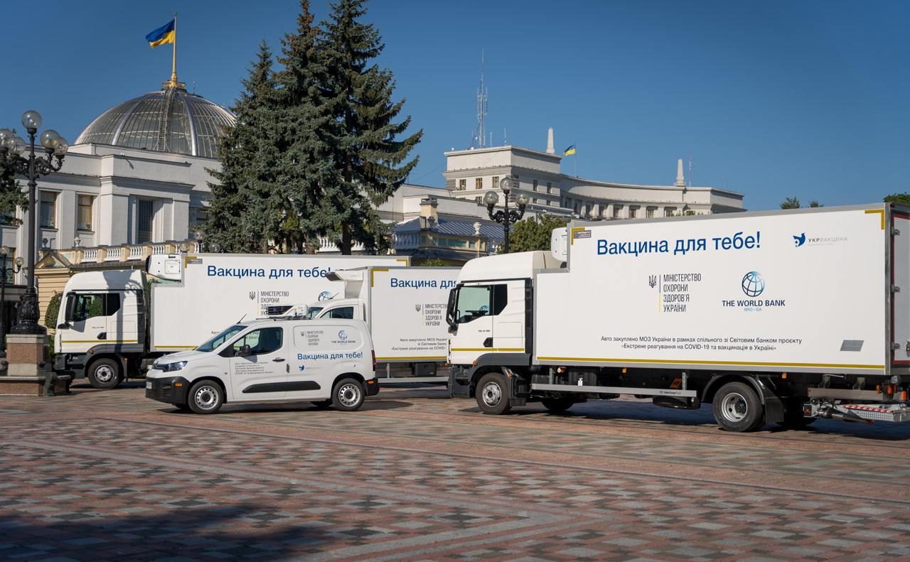 В Україну прибула партія рефрижераторів для доставки вакцин за умов «холодового ланцюга»