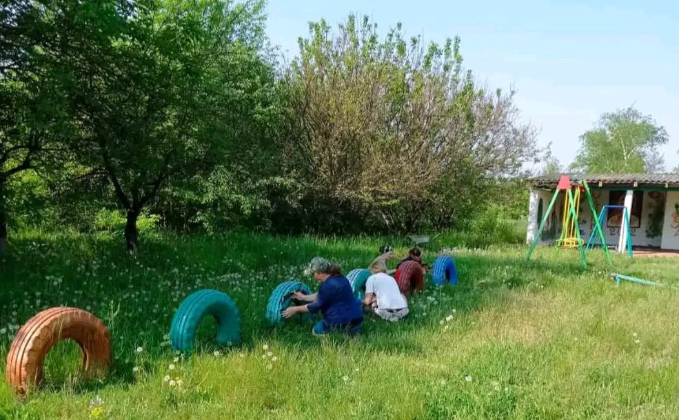 Покровські комунальники дбають про чистоту у населених пунктах громади