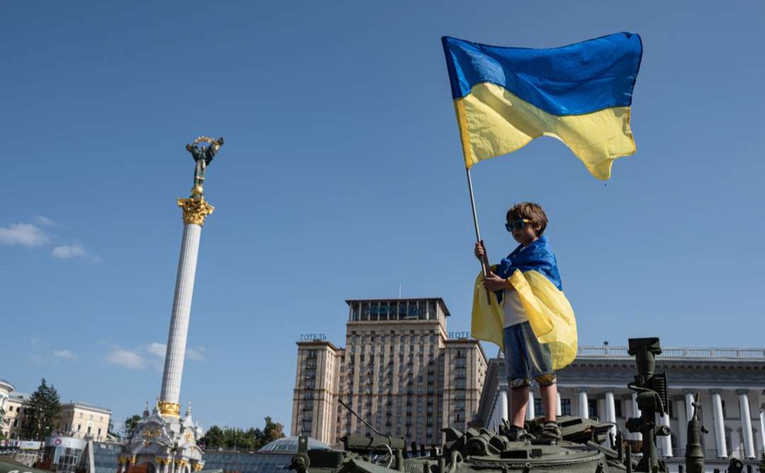 З твоїм Днем, вільна країно незламних людей!