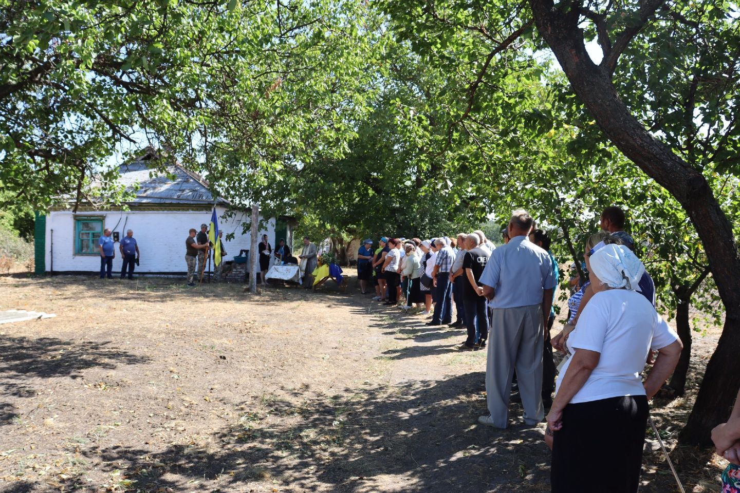 У селі Каленики Решетилівської громади попрощалися із воїном Денисом Моспанком