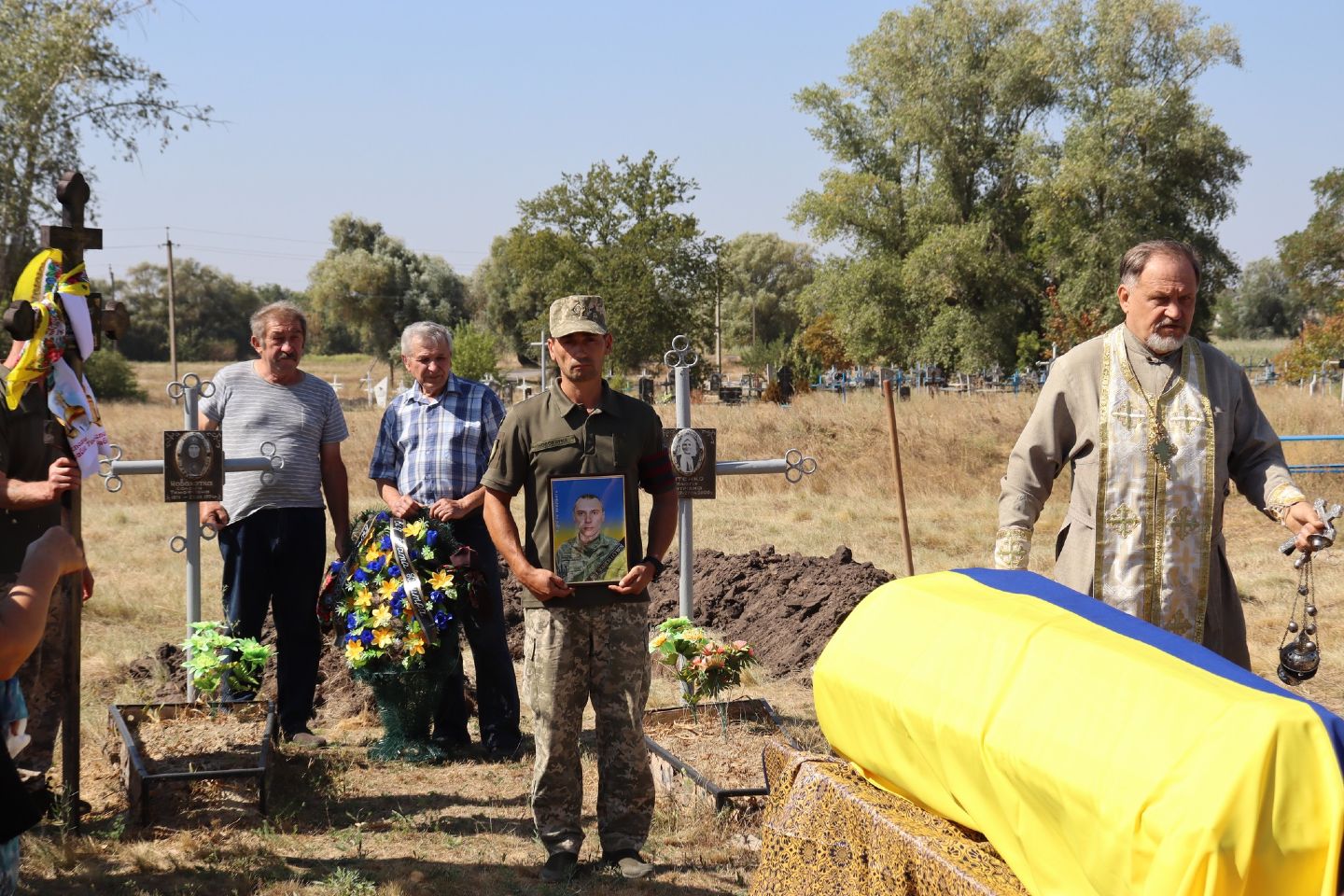 У селі Каленики Решетилівської громади попрощалися із воїном Денисом Моспанком