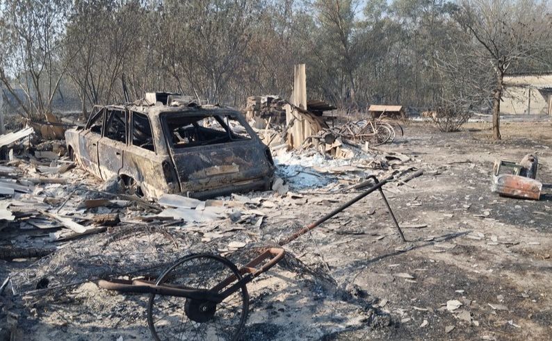 Через масштабну лісову пожежу на Новосанжарщині евакуюють жителів навколишніх сіл