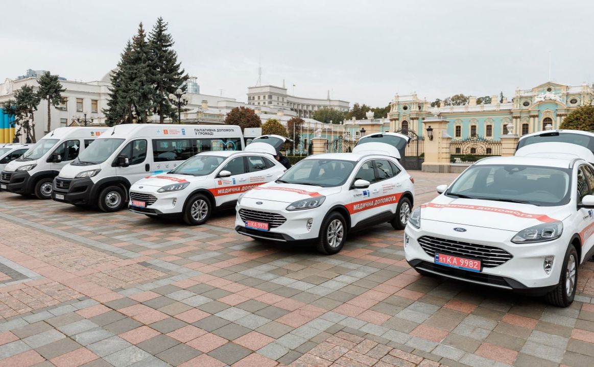 Міжнародні партнери передали Україні 10 спеціалізованих автомобілів